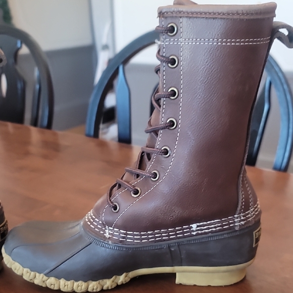 L.L. Bean Shearling Lined Insulated Boots - Picture 8 of 11